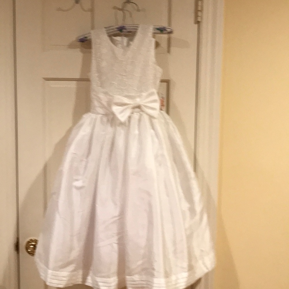 A white flower girl dress size 10